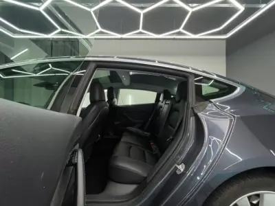 Tesla Model 3 2020 - 21500 EUR, 138000 km - 138000km - foto 8 de 18