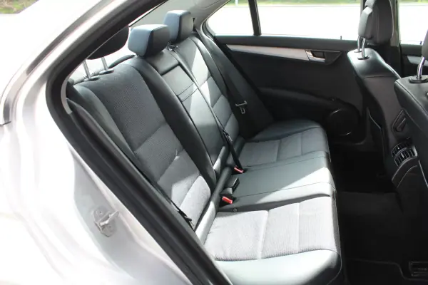 Mercedes-Benz C 250 2008 - 12990 EUR, 241176 km - AUTO.MOTO.pt - 241176km - foto 13 de 18