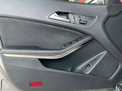 Mercedes-Benz CLA 200 2016 - 21900 EUR, 163435 km - AUTO.MOTO.pt - 163435km - foto 26 de 32