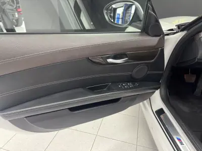 BMW Z4 2013 - 27000 EUR, 116034 km - AUTO.MOTO.pt - 116034km - foto 27 de 40