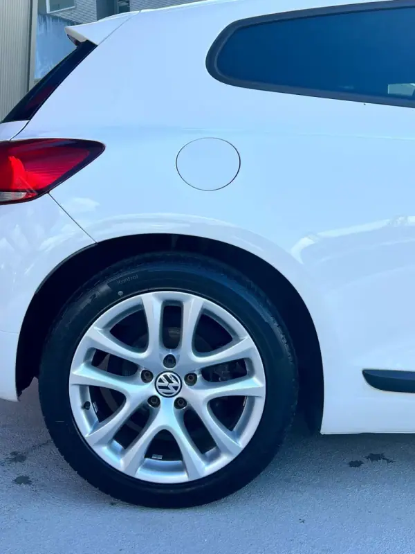 Volkswagen Scirocco 2009 - 12500 EUR, 167538 km - AUTO.MOTO.pt - 167538km - foto 8 de 13