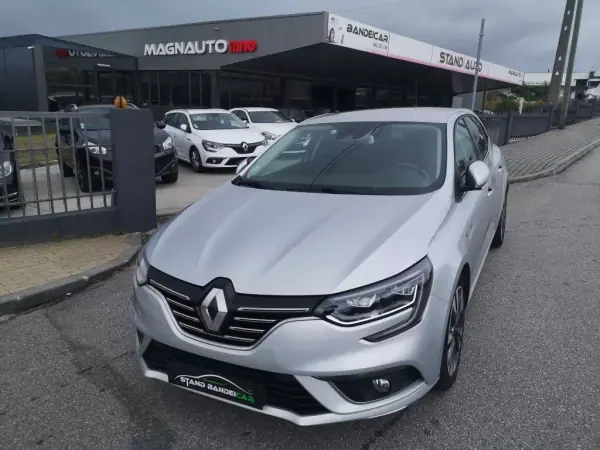 Renault Mégane 2019 - 17900 EUR, 96000 km - AUTO.MOTO.pt - 96000km - foto 3 de 27