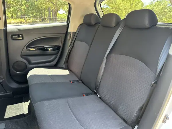 Mitsubishi Space Star 2018 - 8450 EUR, 88000 km - AUTO.MOTO.pt - 88000km - foto 10 de 12