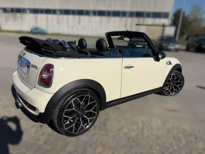 MINI 2010 - 13900 EUR, 126600 km - AUTO.MOTO.pt - 126600km - foto 7 de 18