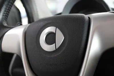 Smart Fortwo Cabrio 2009 - 6500 EUR, 122572 km - AUTO.MOTO.pt - 122572km - foto 10 de 15