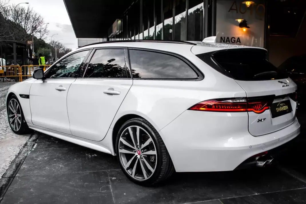 Jaguar XF Sportbrake 2019 - 23990 EUR, 147458 km - AUTO.MOTO.pt - 147458km - foto 3 de 45