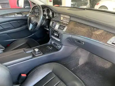 Mercedes-Benz CLS 250 2011 - 18500 EUR, 199900 km - AUTO.MOTO.pt - 199900km - foto 18 de 43