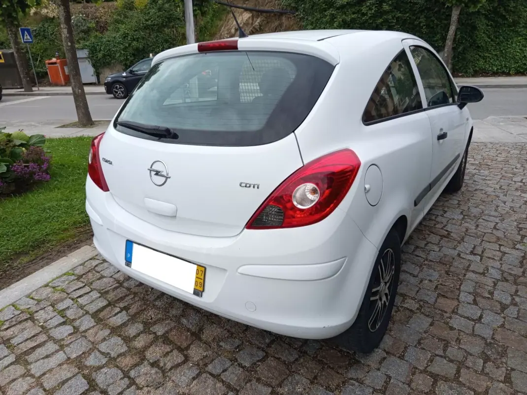 Opel CORSA VAN 1.3 CDTI 2007 - 3490 EUR, 180251 km - AUTO.MOTO.pt - 180251km - foto 4 de 9