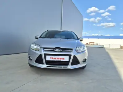 Ford Focus SW 2011 - 7800 EUR, 229551 km - AUTO.MOTO.pt - 229551km - foto 1 de 8