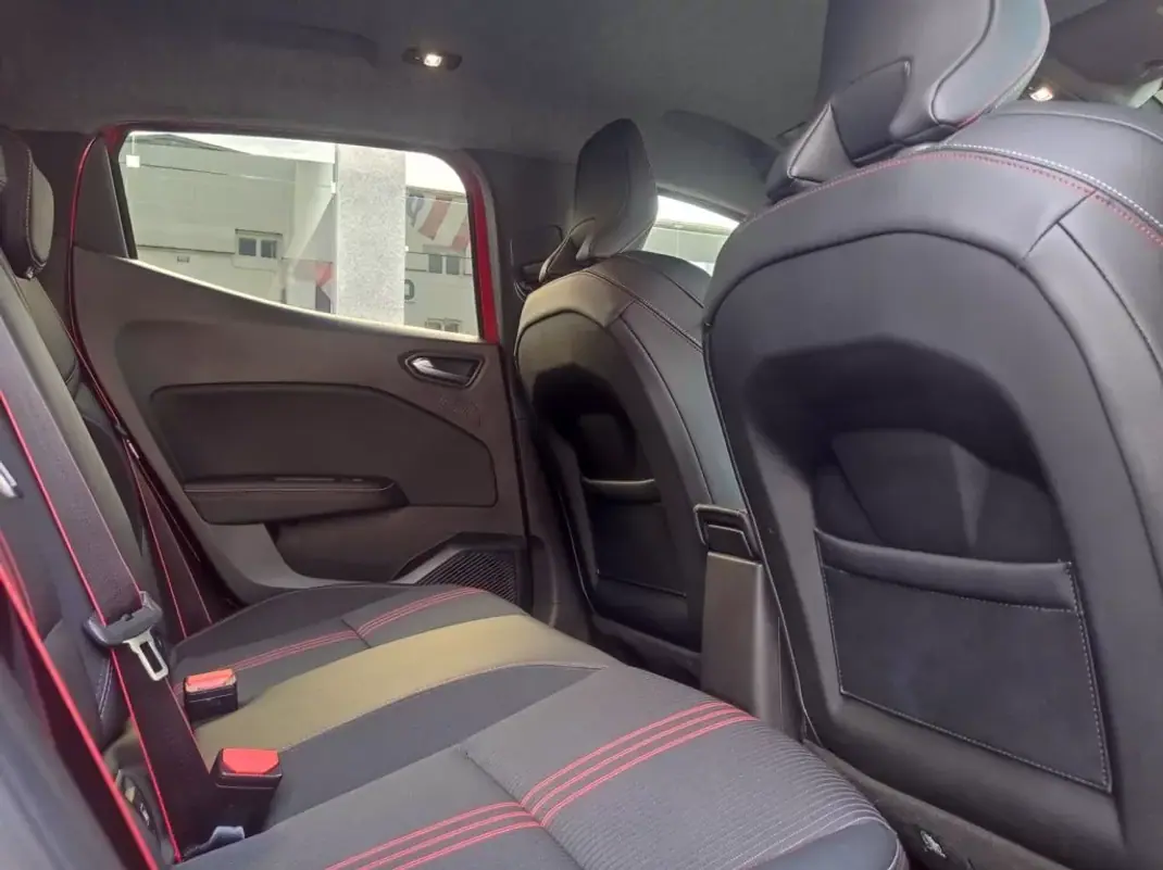 Renault Clio 2022 - 18890 EUR, 34670 km - AUTO.MOTO.pt - 34670km - foto 21 de 25