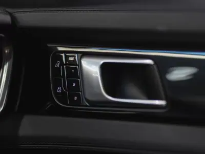 Porsche Panamera Sport Turismo 2019 - 69990 EUR, 80000 km - AUTO.MOTO.pt - 80000km - foto 21 de 23