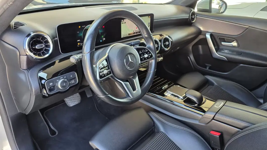 Mercedes-Benz A 180 2018 - 21890 EUR, 115000 km - 115000km - foto 14 de 37