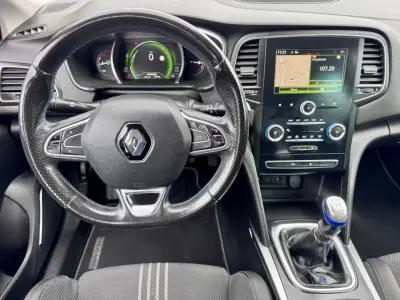 Renault Mégane 2016 - 14750 EUR, 142000 km - AUTO.MOTO.pt - 142000km - foto 9 de 24