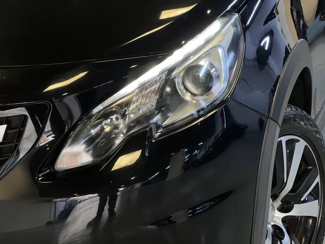 Peugeot 2008 2017 - 9990 EUR, 110000 km - AUTO.MOTO.pt - 110000km - foto 32 de 47