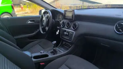 Mercedes-Benz A 180 2013 - 12500 EUR, 180000 km - AUTO.MOTO.pt - 180000km - foto 12 de 15