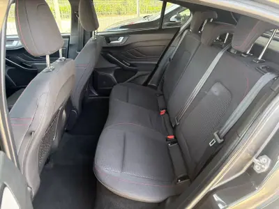 Ford Focus 2018 - 14850 EUR, 79128 km - AUTO.MOTO.pt - 79128km - foto 14 de 20