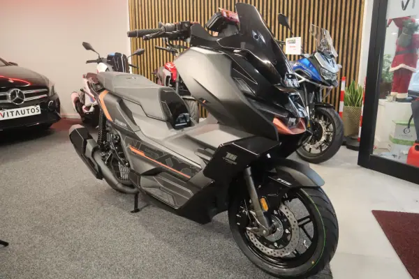2025 - 2990 EUR, 1 km - AUTO.MOTO.pt - 1km - foto 4 de 12