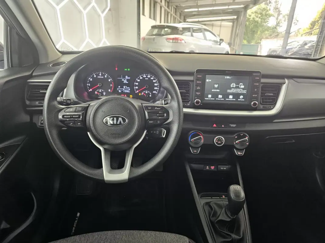 Kia Stonic 2019 - 12500 EUR, 117953 km - AUTO.MOTO.pt - 117953km - foto 20 de 23