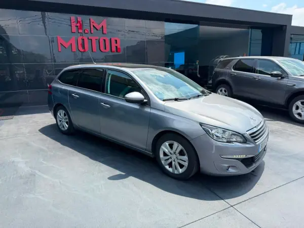Peugeot 308 SW 2015 - 9900 EUR, 279000 km - AUTO.MOTO.pt - 279000km - foto 5 de 16