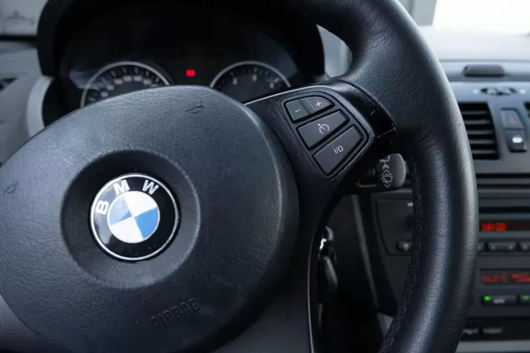 BMW X3 2005 - 7999 EUR, 299868 km - AUTO.MOTO.pt - 299868km - foto 18 de 19