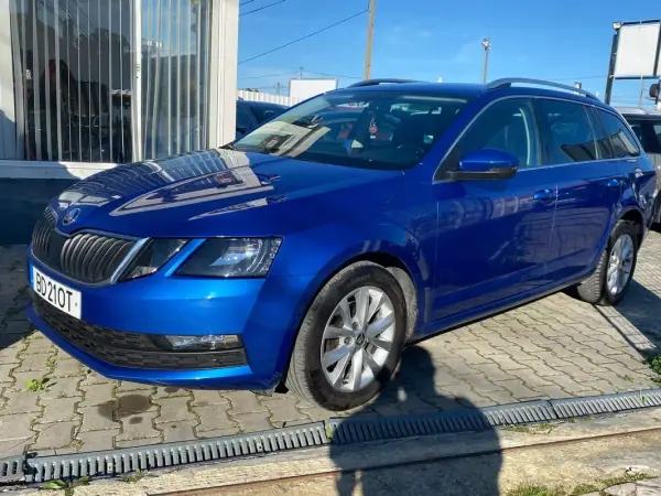 Skoda Octavia Break 2020 - 13990 EUR, 220634 km - AUTO.MOTO.pt - 220634km - foto 2 de 26