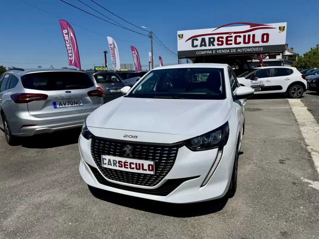 Peugeot 208 2021 - 14500 EUR, 80760 km - AUTO.MOTO.pt - 80760km - foto 1 de 25