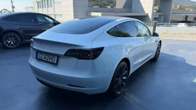 Tesla Model 3 2020 - 25500 EUR, 118000 km - foto 3 de 12