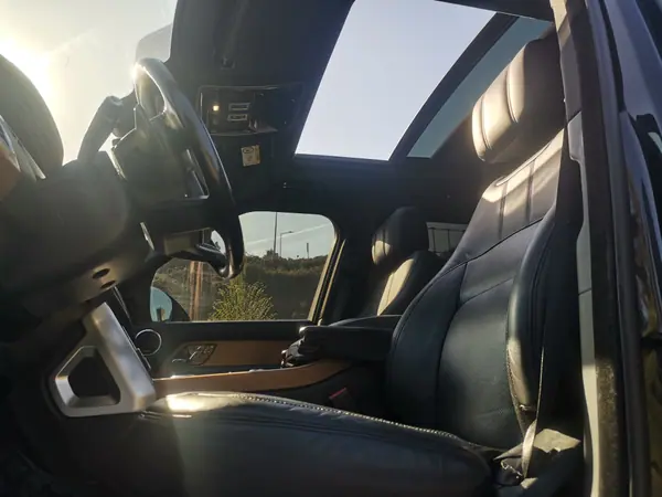 Land Rover Range Rover 2019 - 64900 EUR, 160000 km - AUTO.MOTO.pt - 160000km - foto 7 de 15