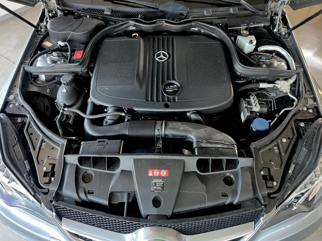 Mercedes-Benz E 220 2015 - 24999 EUR, 161900 km - AUTO.MOTO.pt - 161900km - foto 19 de 135