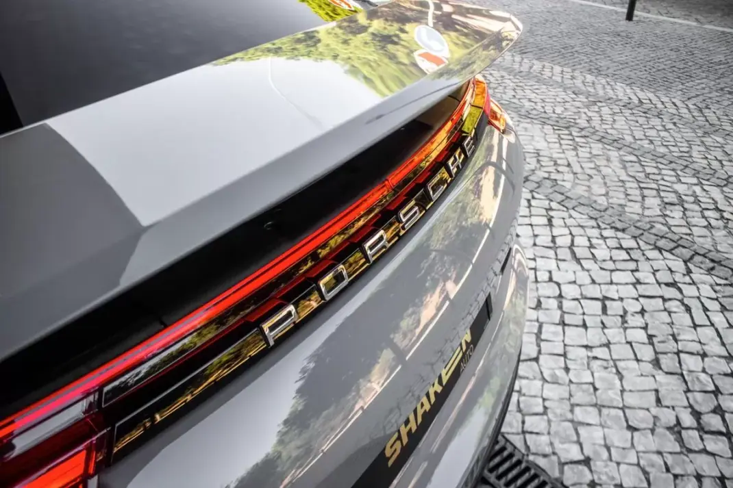 Porsche Panamera 2020 - 79990 EUR, 128249 km - 128249km - foto 11 de 48