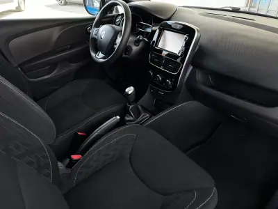 Renault Clio Break 2018 - 10900 EUR, 138940 km - AUTO.MOTO.pt - 138940km - foto 6 de 10