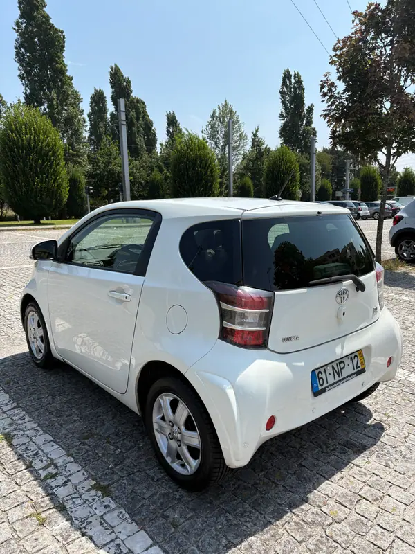 Toyota iQ 2013 - 8000 EUR, 134866 km - AUTO.MOTO.pt - 134866km - foto 3 de 15