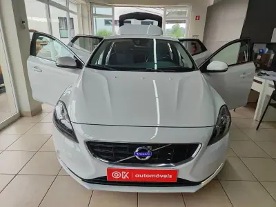 Volvo V40 2013 - 7750 EUR, 298000 km - AUTO.MOTO.pt - 298000km - foto 25 de 36