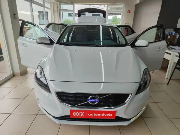 Volvo V40 2013 - 7750 EUR, 298000 km - AUTO.MOTO.pt - 298000km - foto 25 de 36