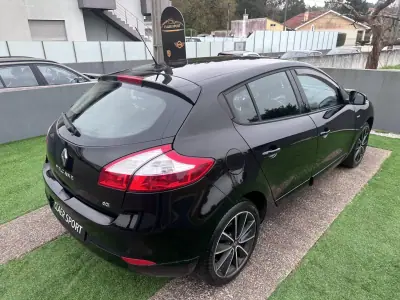 Renault Mégane 2012 - 7900 EUR, 270000 km - AUTO.MOTO.pt - 270000km - foto 10 de 36
