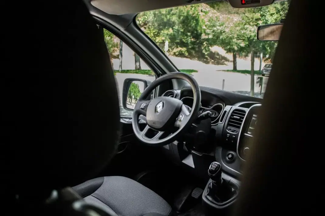 Renault Trafic 2020 - 28990 EUR, 126359 km - AUTO.MOTO.pt - 126359km - foto 30 de 41