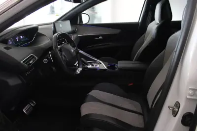 Peugeot 3008 2021 - 22990 EUR, 110993 km - AUTO.MOTO.pt - 110993km - foto 6 de 26