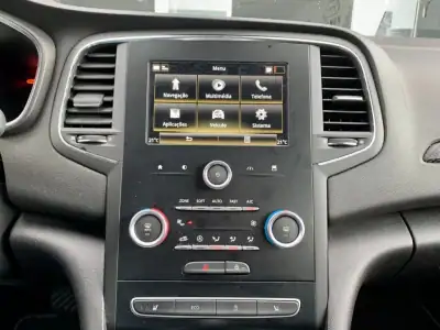 Renault Mégane Sport Tourer 2019 - 16900 EUR, 95084 km - AUTO.MOTO.pt - 95084km - foto 7 de 19