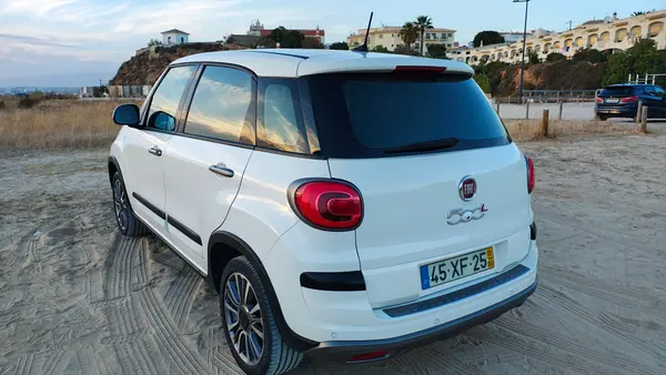 Fiat 500L 2019 - 10950 EUR, 102000 km - AUTO.MOTO.pt - 102000km - foto 3 de 13