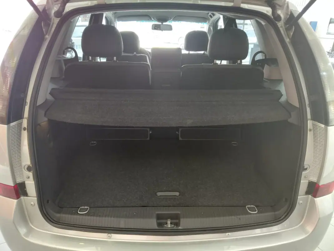 Opel Meriva 2009 - 4650 EUR, 175000 km - AUTO.MOTO.pt - 175000km - foto 6 de 16
