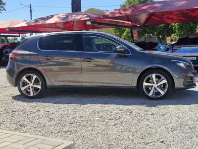 Peugeot 308 2018 - 13200 EUR, 61900 km - 61900km - foto 4 de 37