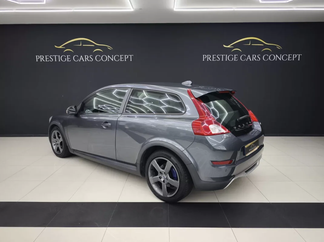 Volvo C30 2012 - 10950 EUR, 265888 km - AUTO.MOTO.pt - 265888km - foto 5 de 35