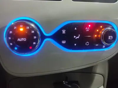 Renault Zoe 2019 - 10950 EUR, 82000 km - AUTO.MOTO.pt - 82000km - foto 11 de 18