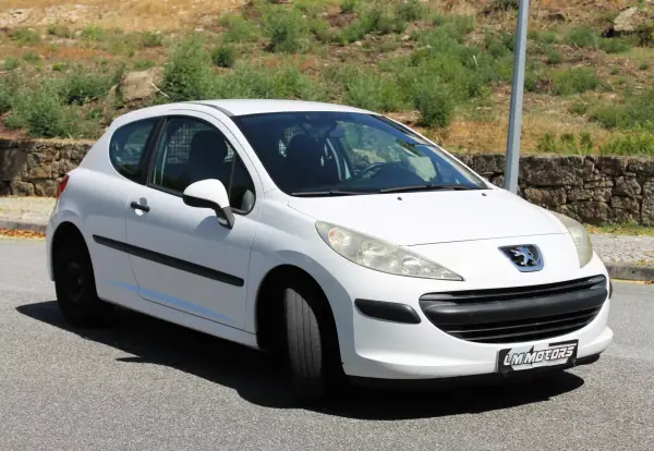 Peugeot 207 2007 - 4750 EUR, 156000 km - AUTO.MOTO.pt - 156000km - foto 4 de 23