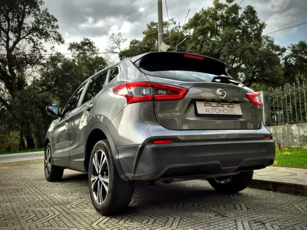 Nissan Qashqai 2017 - 18000 EUR, 112000 km - AUTO.MOTO.pt - 112000km - foto 8 de 20