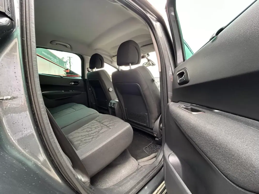 Peugeot 3008 2012 - 7500 EUR, 276404 km - 276404km - foto 18 de 19
