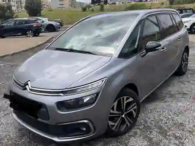 Citroën C4 Spacetourer 2019 - 14500 EUR, 97000 km - AUTO.MOTO.pt - 97000km - foto 7 de 10