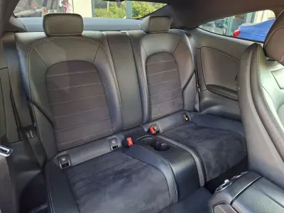 Mercedes-Benz C 220 2016 - 26500 EUR, 181000 km - AUTO.MOTO.pt - 181000km - foto 24 de 32