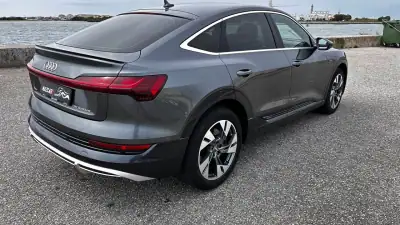 Audi e-tron Sportback 2020 - 35000 EUR, 58000 km - AUTO.MOTO.pt - 58000km - foto 5 de 19