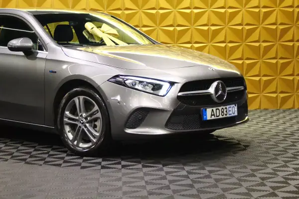 Mercedes-Benz A 250 2020 - 23500 EUR, 109000 km - AUTO.MOTO.pt - 109000km - foto 30 de 32